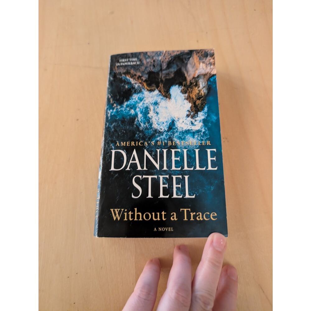 💧Without A Trace by Danielle Steel